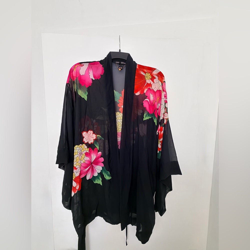Victoria Secret Satin Short Robe Floral Black